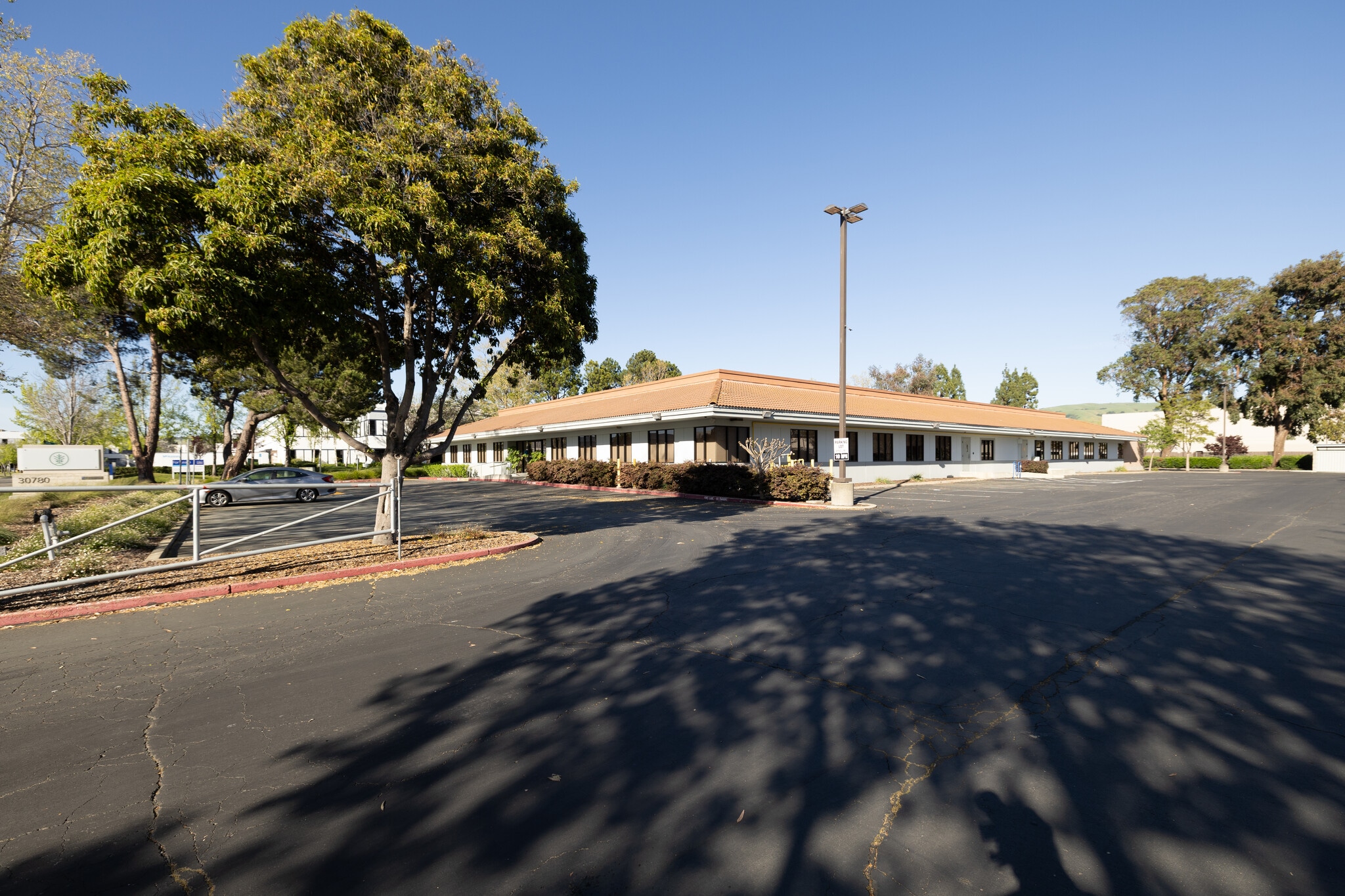 30780 Santana St, Hayward, CA à louer Photo du bâtiment- Image 1 de 18