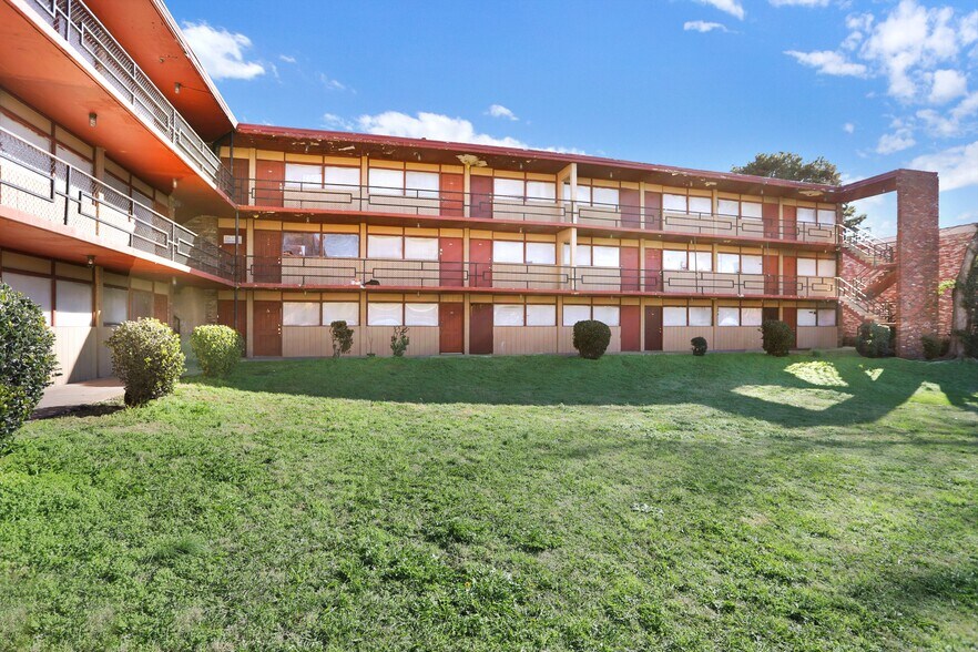 2450 Ketchum, Memphis, TN à vendre - Photo du bâtiment - Image 2 de 12