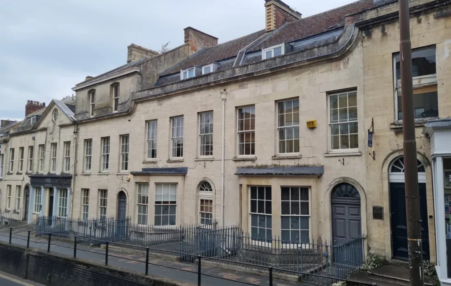 3-7 Rowcroft, Stroud for sale Building Photo- Image 1 of 22