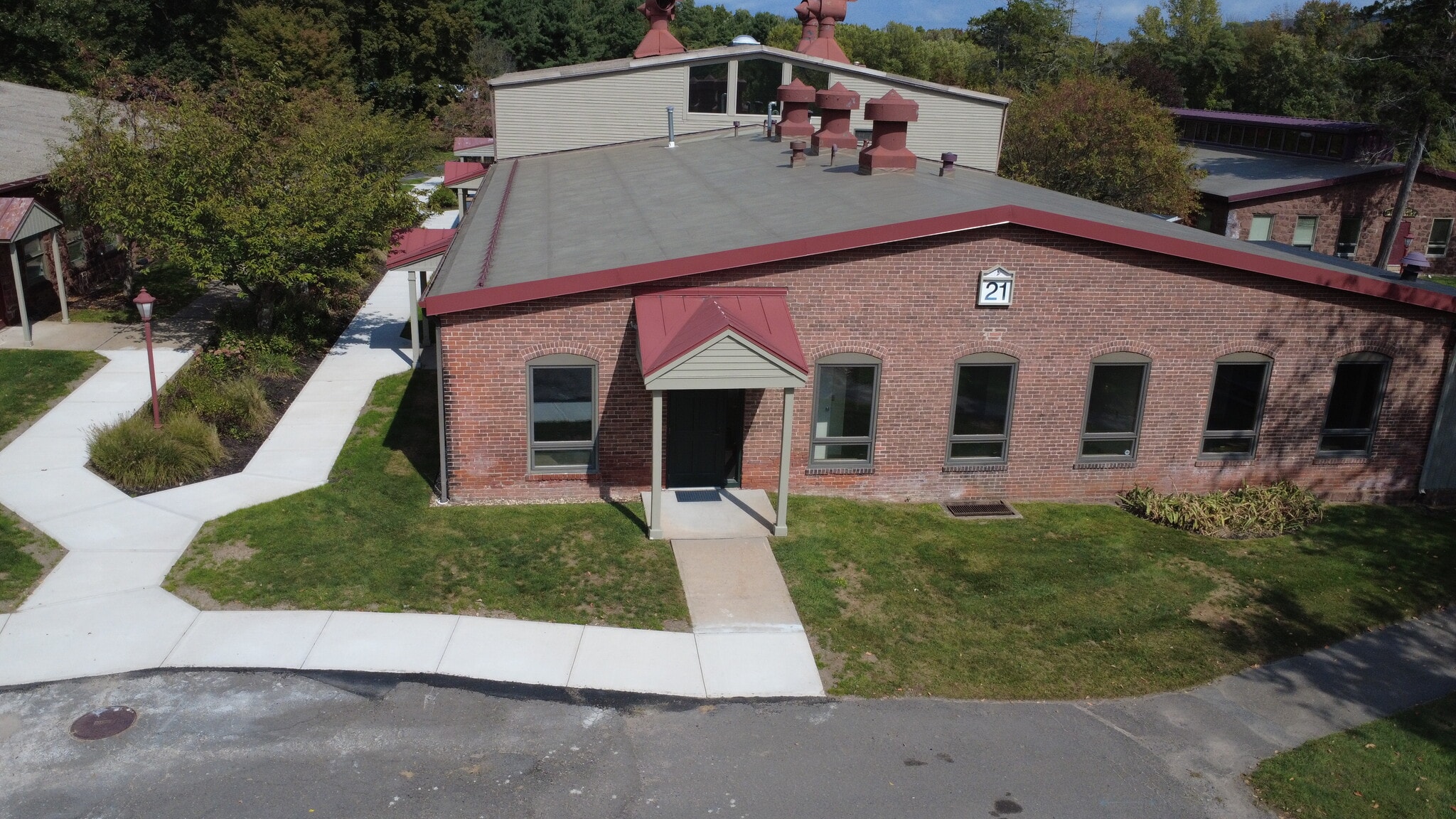 21 Ensign Dr, Avon, CT for lease Building Photo- Image 1 of 8