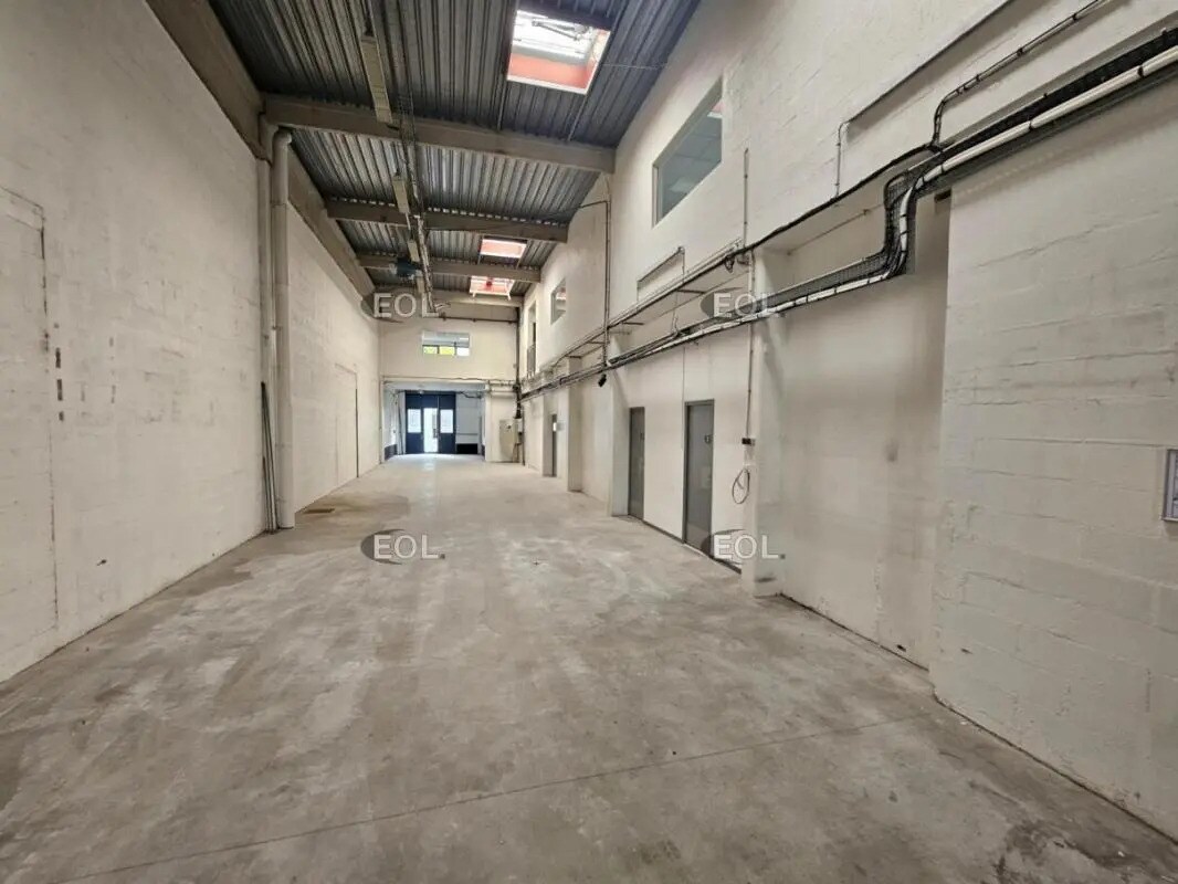 Flex in Fresnes for lease Building Photo- Image 1 of 15