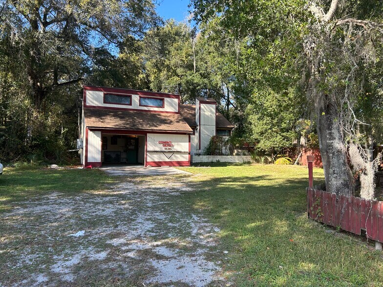 40515 County Road 25, Lady Lake, FL à vendre - Photo du bâtiment - Image 2 de 8