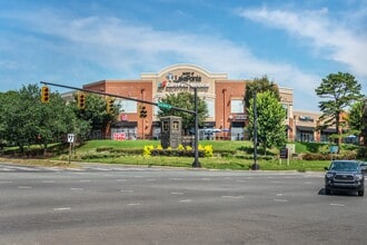 2908 Oak Lake Blvd, Charlotte, NC for lease Interior Photo- Image 2 of 6