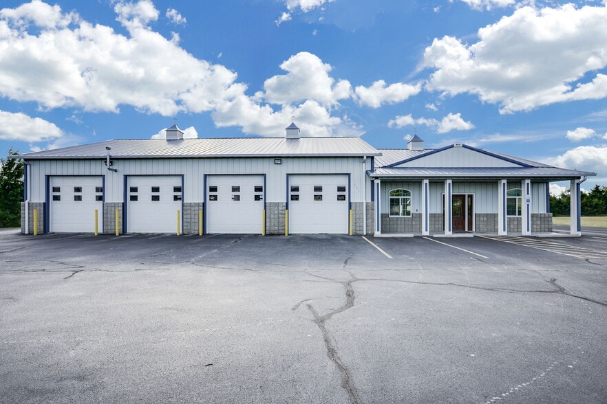 801 N River St, Derby, KS for sale - Building Photo - Image 1 of 32