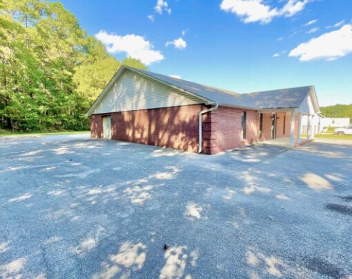 1250 Bettydale Dr, Iuka, MS à vendre - Photo du bâtiment - Image 2 de 5