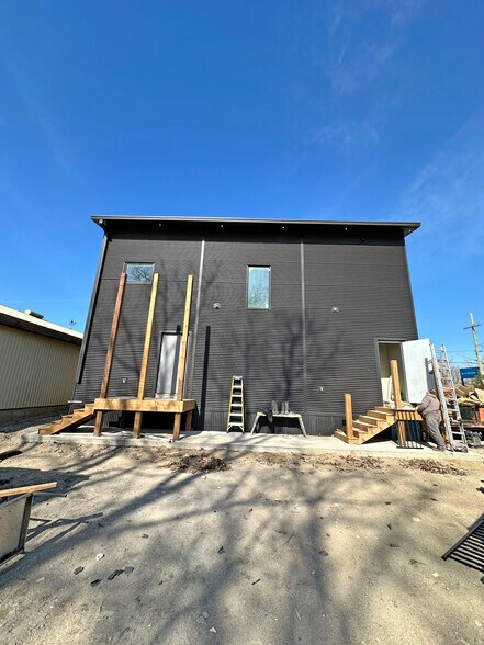 42 Ontario St, Lambton Shores, ON à vendre - Photo du bâtiment - Image 3 de 12