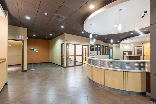 Plus de détails pour 4000 Quebec St, Denver, CO - Commerce de détail aux enchères