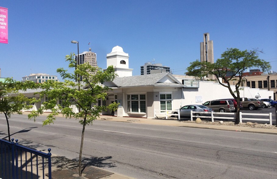 315-333 E Washington Blvd, Fort Wayne, IN à louer - Photo principale - Image 1 de 11