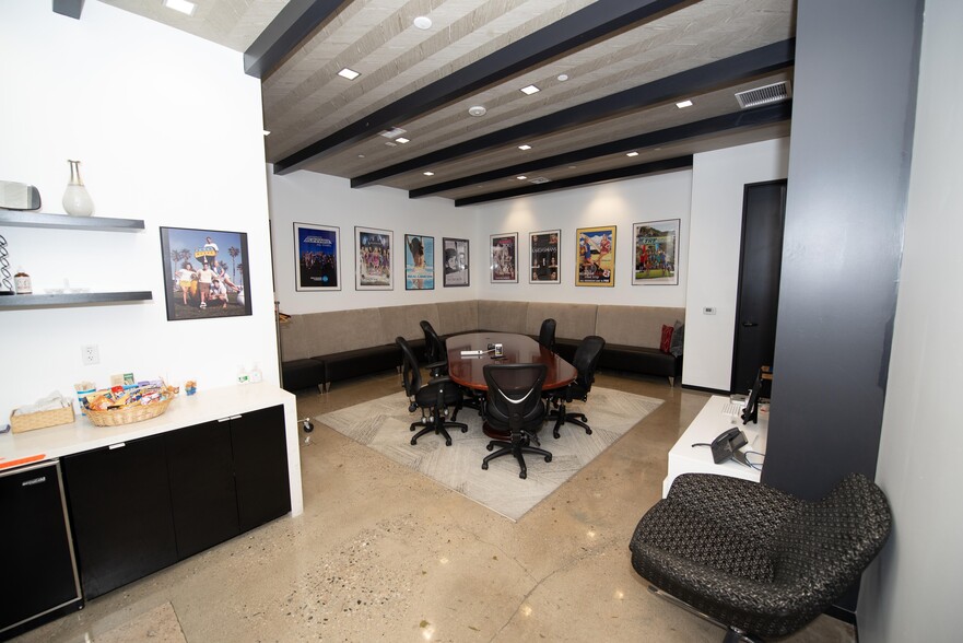 1011 Grandview Ave, Glendale, CA for lease - Interior Photo - Image 3 of 13