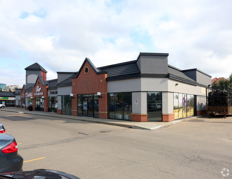 11215 104 St NW, Edmonton, AB for lease - Building Photo - Image 2 of 5