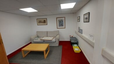 Nursery Rd, North Leigh à louer Photo du bâtiment- Image 2 de 9