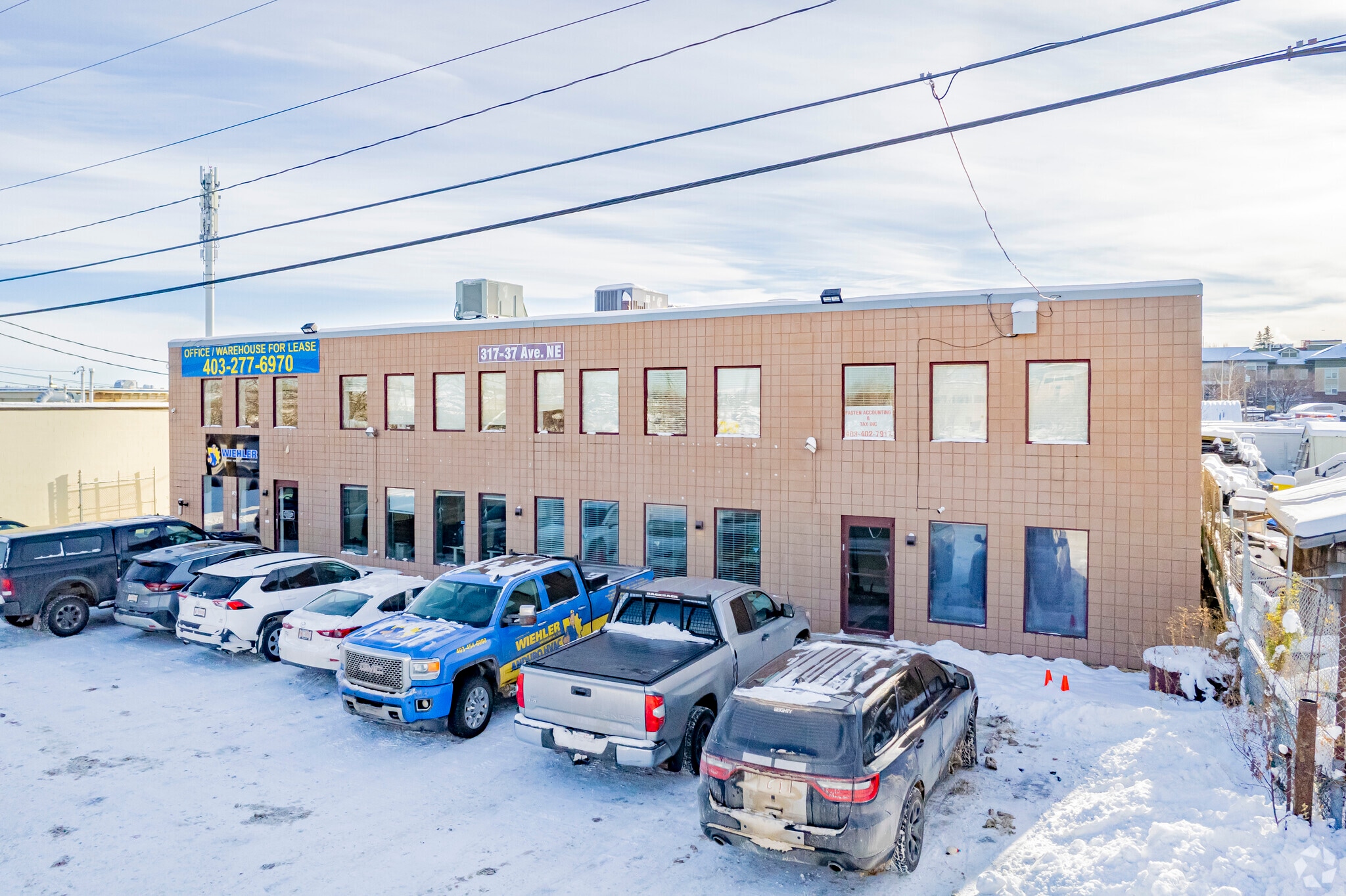 317 37th Ave NE, Calgary, AB for sale Primary Photo- Image 1 of 1