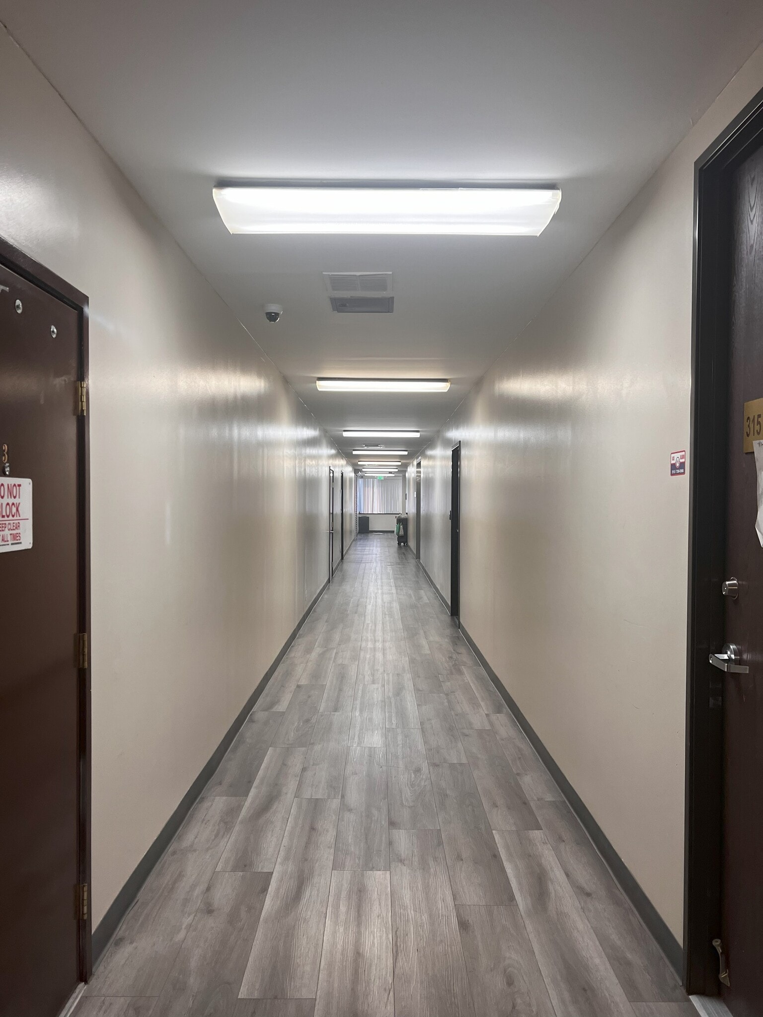 500 Shatto Pl, Los Angeles, CA à louer Photo intérieure- Image 1 de 2