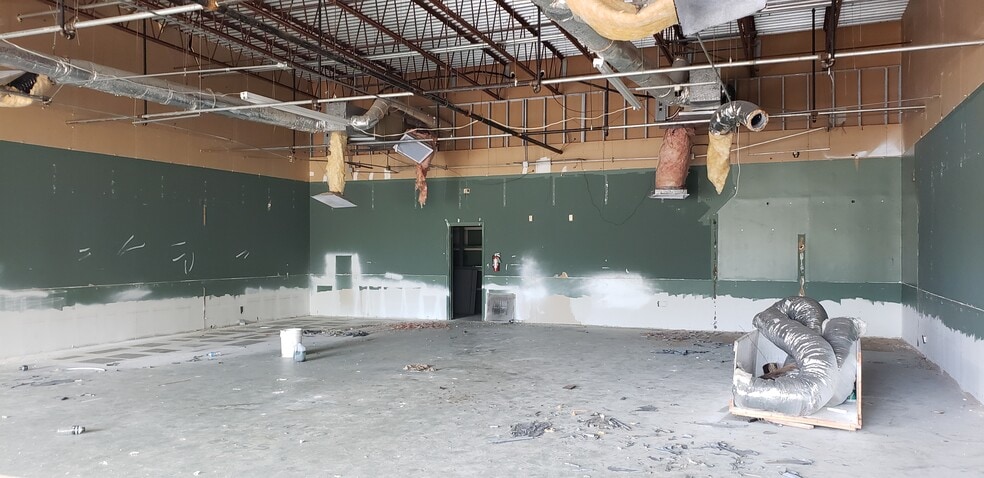 3000-3063 E Causeway Approach, Mandeville, LA for sale - Building Photo - Image 2 of 3