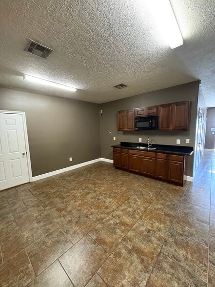 14216 Cypress North Houston Rd, Cypress, TX à vendre - Photo du bâtiment - Image 3 de 8