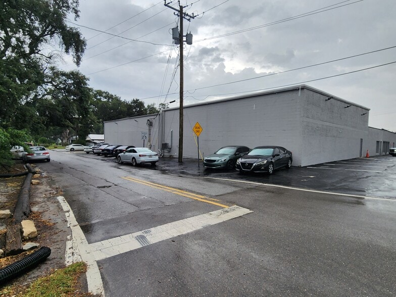 4504 E Hillsborough Ave, Tampa, FL for sale - Building Photo - Image 3 of 15