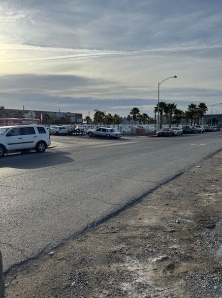 4182 E Lake Mead Blvd, Las Vegas, NV for sale - Building Photo - Image 1 of 11