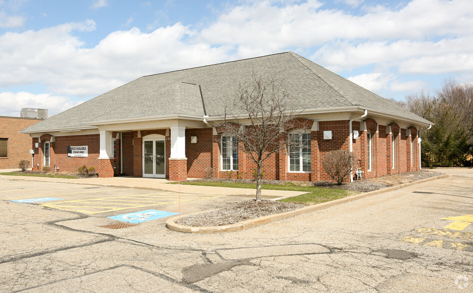 5801 Darrow Rd, Hudson, OH for sale - Primary Photo - Image 1 of 1