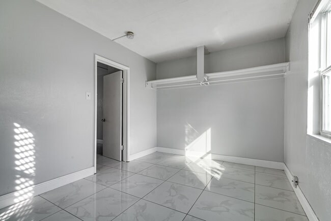 426 NW 14th Ave, Fort Lauderdale, FL à vendre - Photo du bâtiment - Image 2 de 21