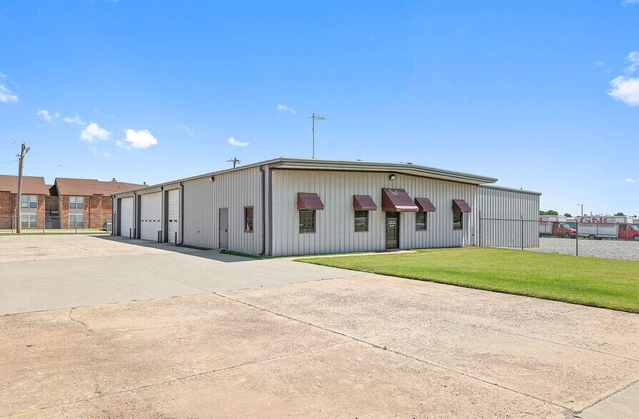 1510 Amity Ln, El Reno, OK à louer - Photo du bâtiment - Image 1 de 39