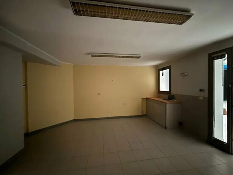 Office in Vaison-la-Romaine for lease - Interior Photo - Image 3 of 9