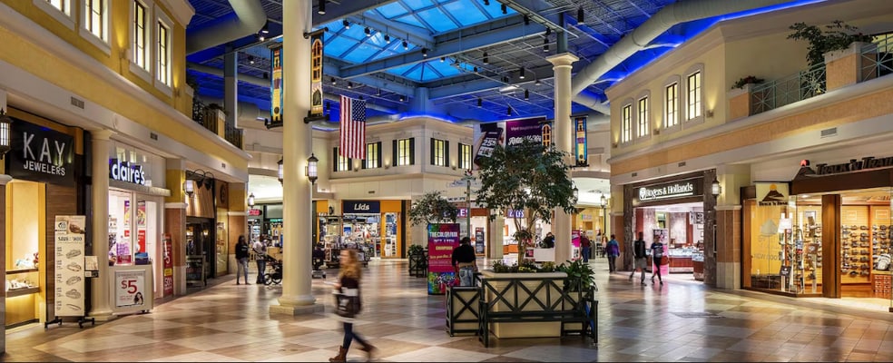 2000 N Neil St, Champaign, IL for lease - Building Photo - Image 2 of 6