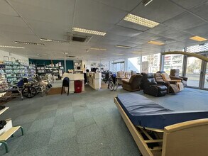 Commerce de détail dans Argenteuil à louer Photo intérieure- Image 2 de 14