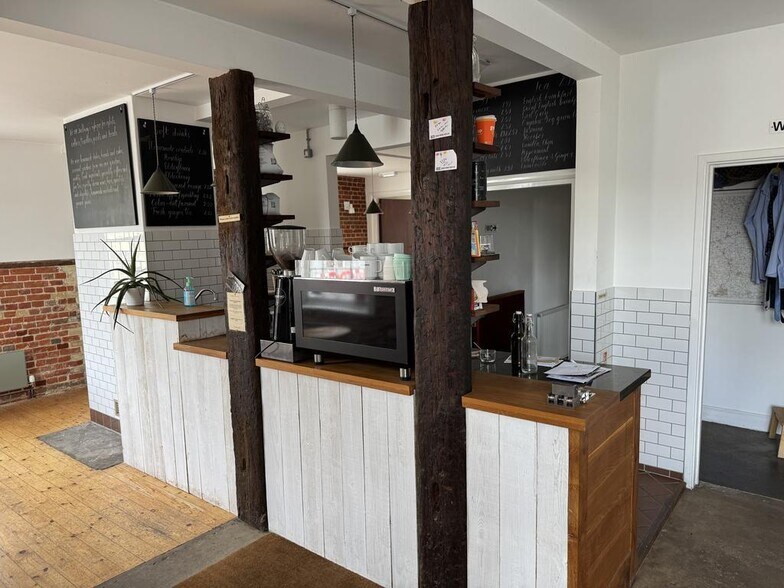 53 Ballingdon St, Sudbury à vendre - Photo intérieure - Image 3 de 11