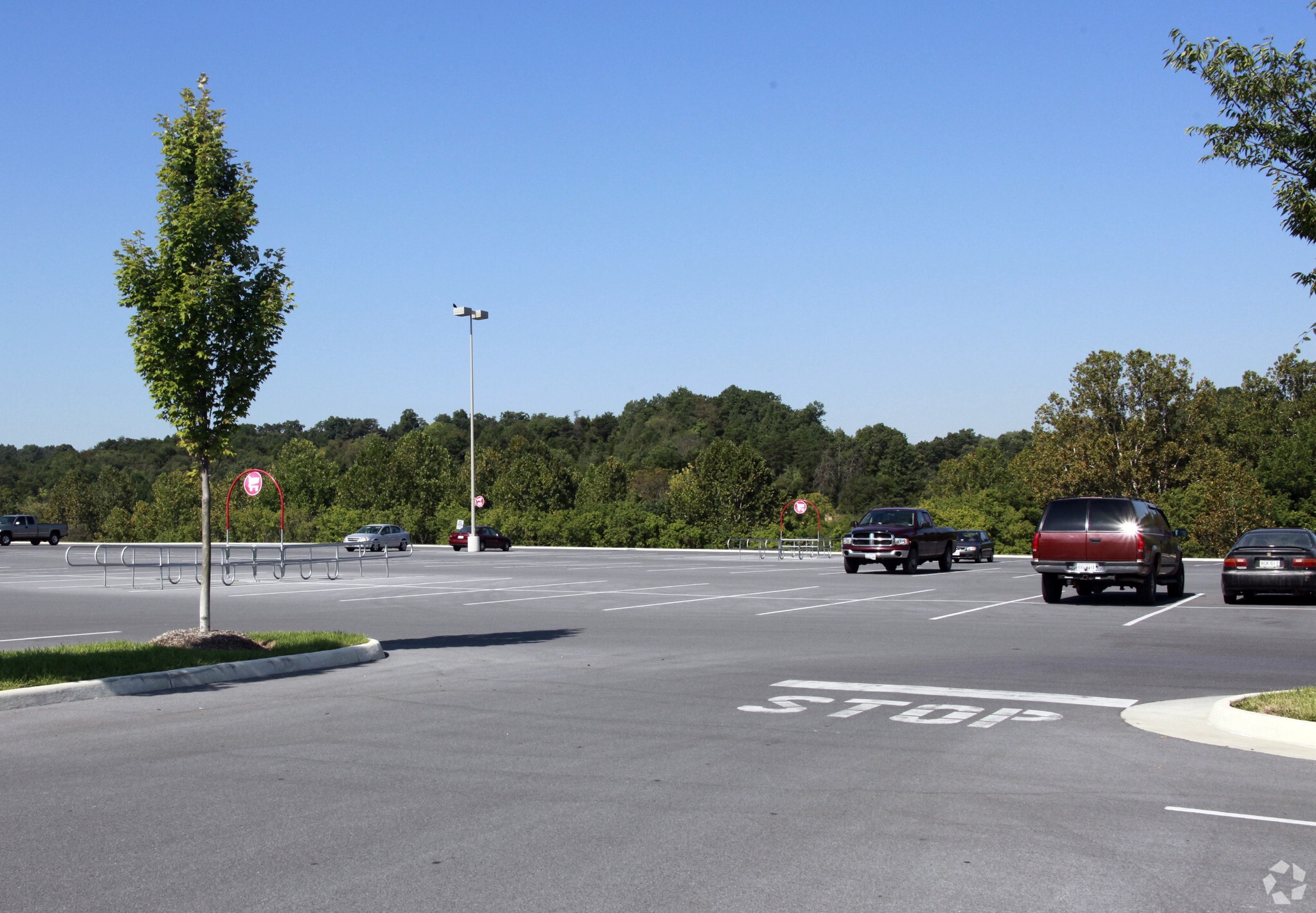 10 Crooked Run Plz, Front Royal, VA for lease Primary Photo- Image 1 of 12