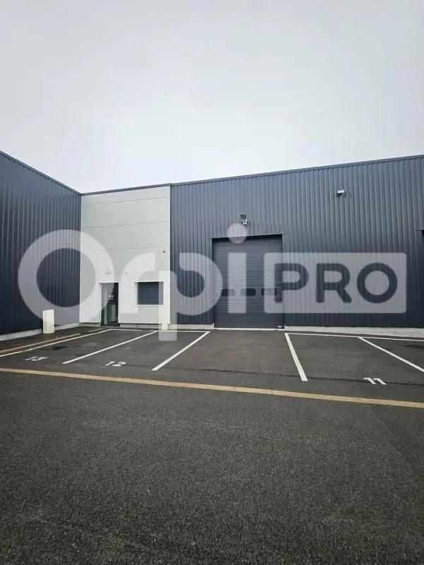Flex in Cormontreuil for lease Building Photo- Image 1 of 8
