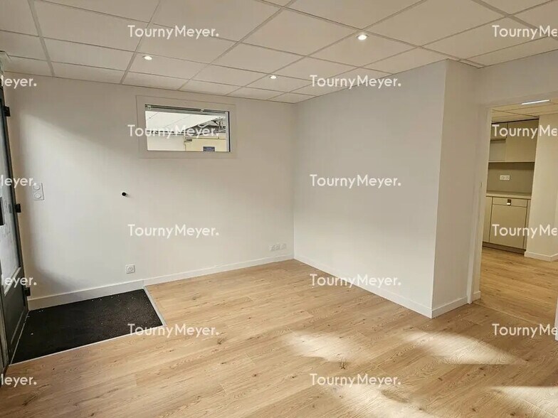 Office in Rennes for lease - Interior Photo - Image 2 of 4