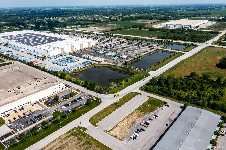 6370 W Emerald Pky, Monee, IL for lease - Building Photo - Image 3 of 11