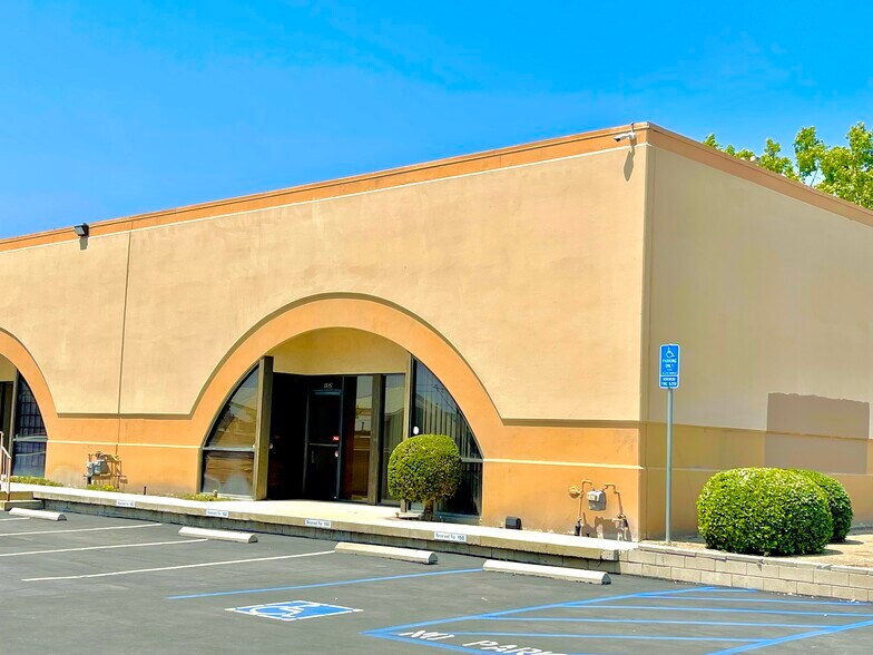150-176 W Pomona Ave, Monrovia, CA à vendre - Photo du bâtiment - Image 3 de 19