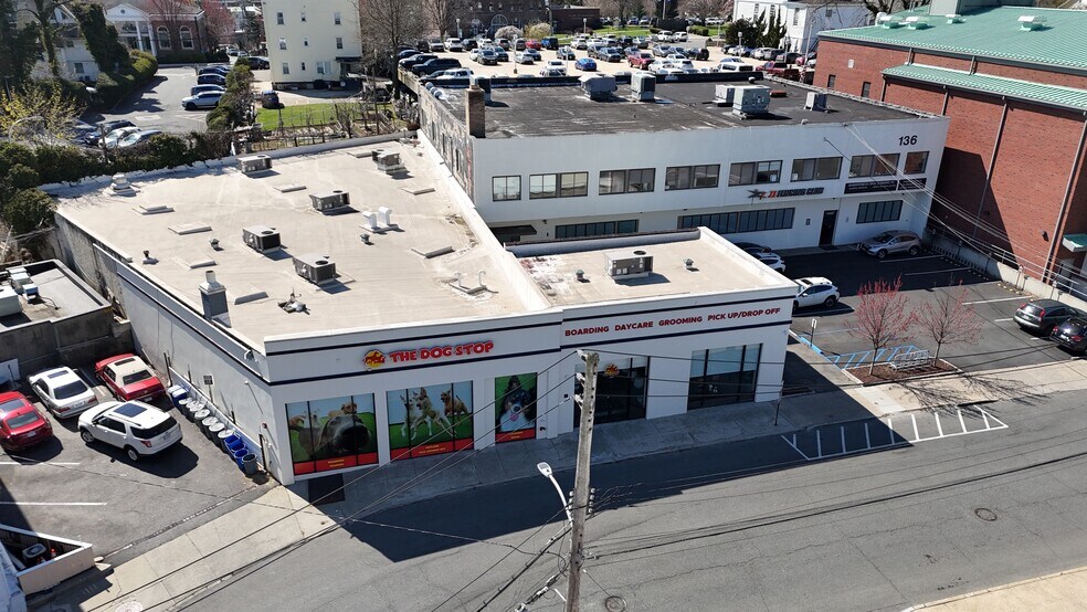 124 Palmer Ave, Mamaroneck, NY à vendre - Photo du bâtiment - Image 2 de 5