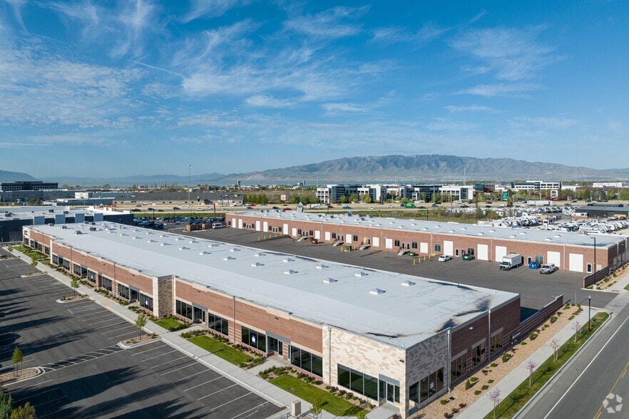 2315 W 700 South, Pleasant Grove, UT for lease - Building Photo - Image 2 of 5