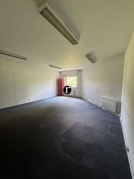 Office in Villeneuve-d'Ascq for lease - Building Photo - Image 2 of 5