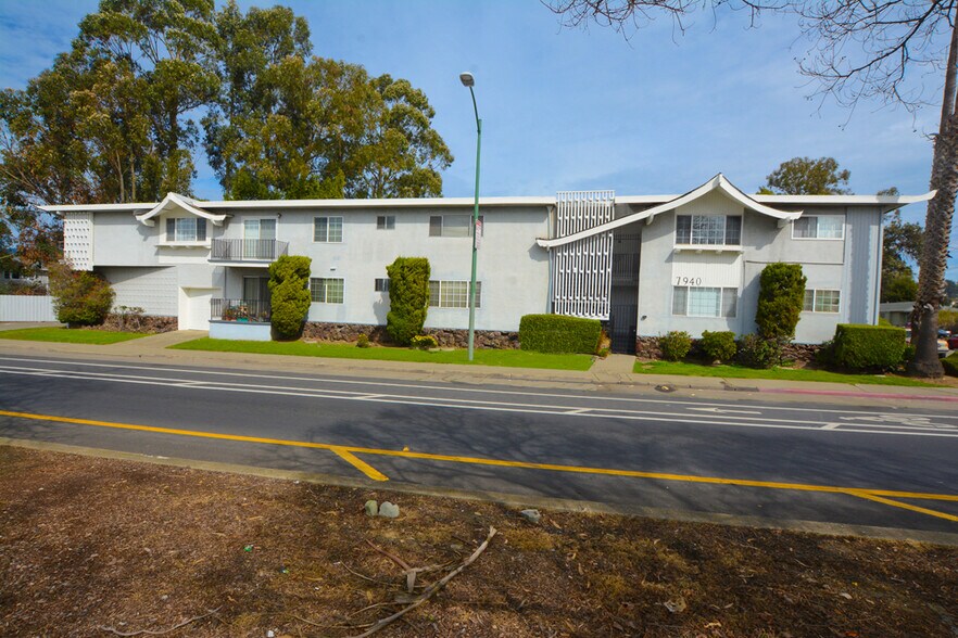 7940 Bancroft Ave, Oakland, CA à vendre - Photo du bâtiment - Image 1 de 10
