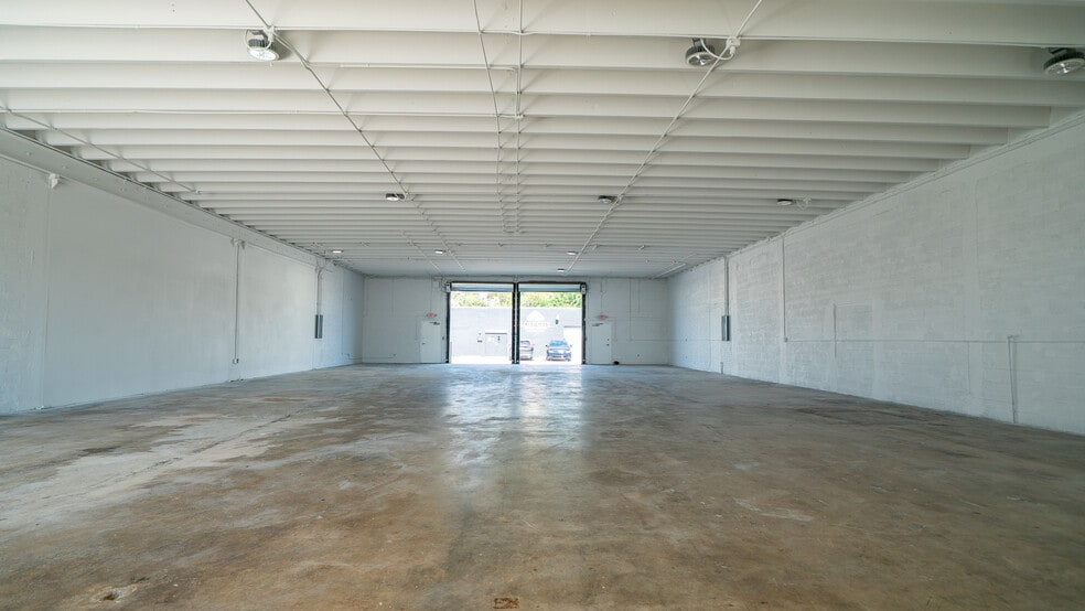 12210-12230 NE 13th Ct, North Miami, FL for lease - Building Photo - Image 2 of 5