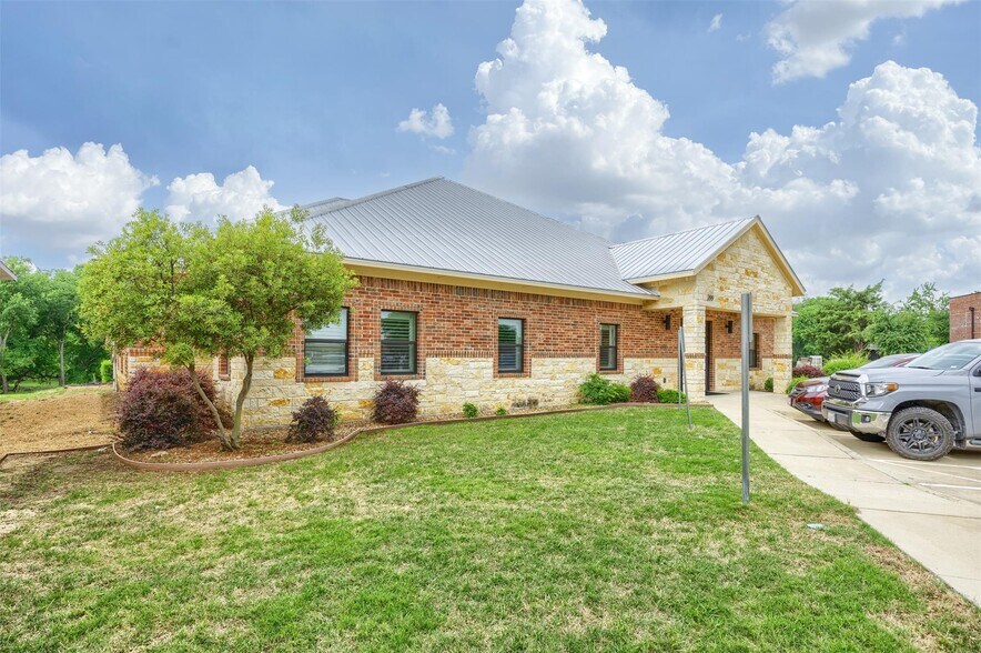 299 W Eldorado Pky, McKinney, TX à vendre - Photo du bâtiment - Image 2 de 30