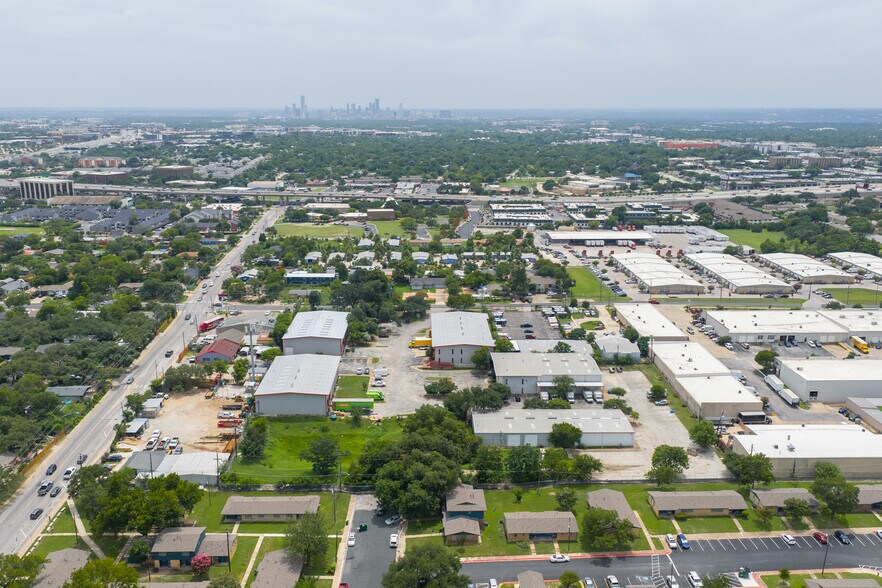 204 W Powell Ln, Austin, TX for lease - Building Photo - Image 2 of 4