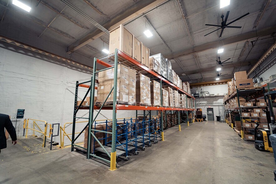 252 Depot Rd, Milford, CT à louer - Photo du bâtiment - Image 3 de 74