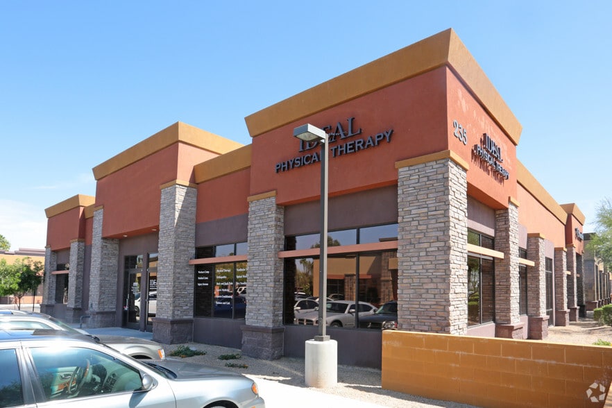 235 S Dobson Rd, Chandler, AZ à louer - Photo principale - Image 1 de 7