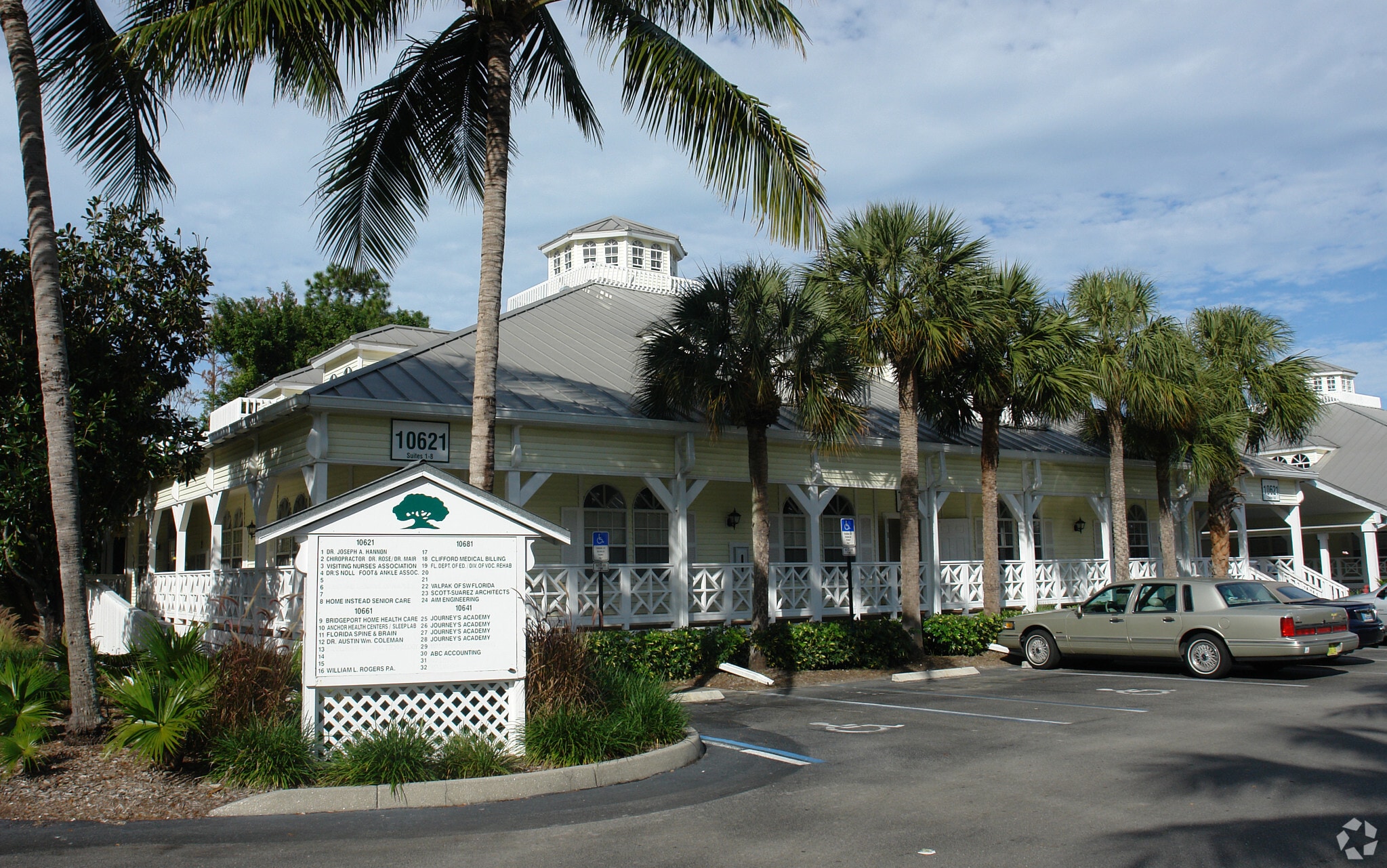 10621 Airport Pulling Rd, Naples, FL for lease Primary Photo- Image 1 of 24