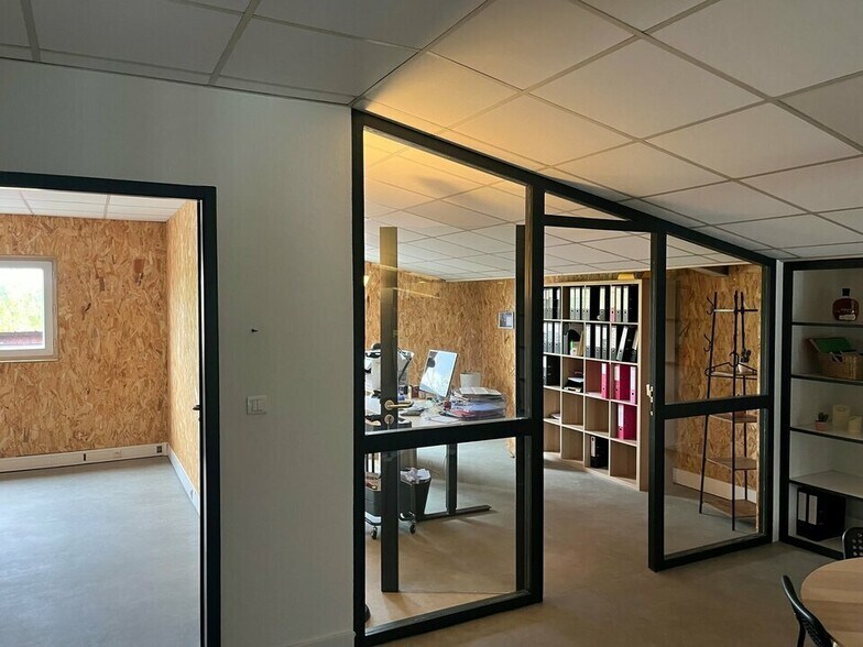 Flex in Sainte-Eulalie for sale - Interior Photo - Image 3 of 9