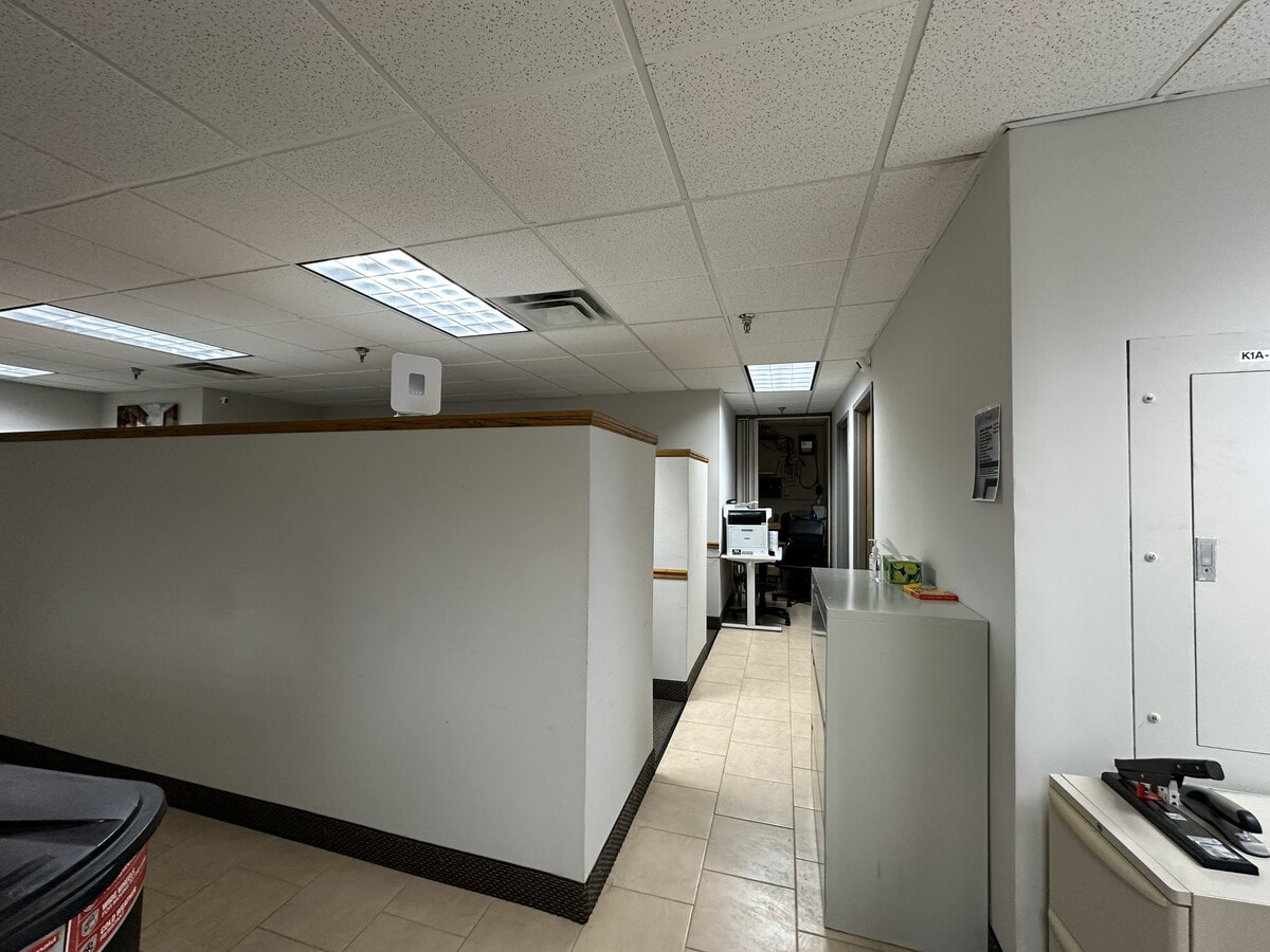 8053 E Bloomington Fwy, Bloomington, MN 55420 - Unité 300 - - Photo intérieure - Image 2 of 14