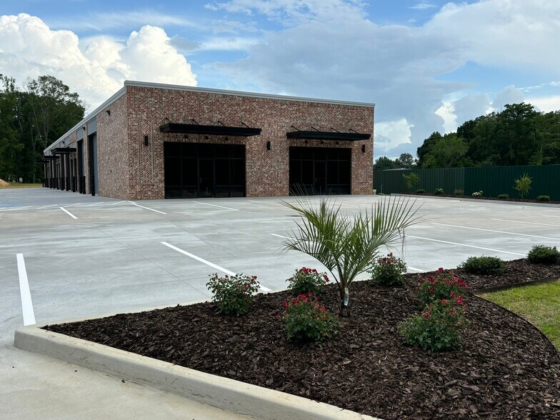 230 Casey's Ln, Flowood, MS à louer - Photo du bâtiment - Image 2 de 26