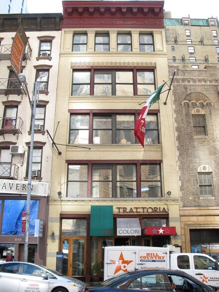254 W 47th St, New York, NY à vendre - Photo du bâtiment - Image 2 de 7