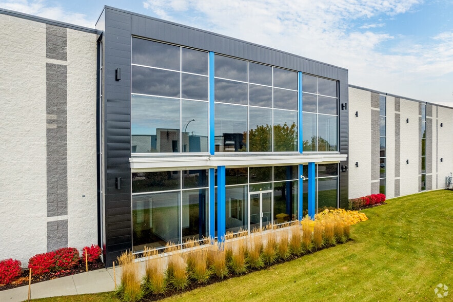 65 Av Liberté, La Prairie, QC à louer - Photo du bâtiment - Image 3 de 4