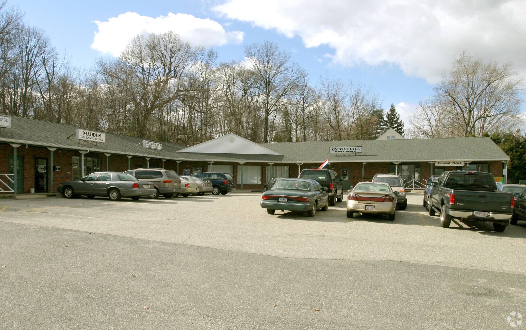 39 Southwick St, Feeding Hills, MA à vendre Photo principale- Image 1 de 24