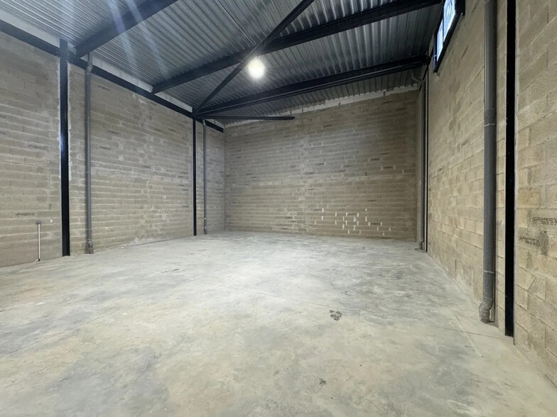 Flex in Hérouville-en-Vexin for sale - Interior Photo - Image 3 of 8